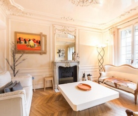 Nice apartment near Champs-Elysees Ternes