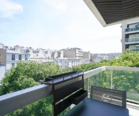 Nice bright apartment with balcony in PARIS
