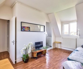 GuestReady - Bright Apartment with Eifel tower view