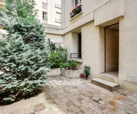 GuestReady - Tranquil Abode with Private Terrace in the 15th Arr