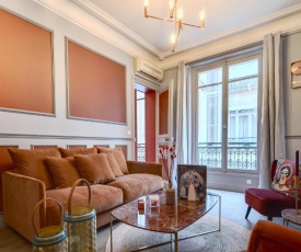 The Baron Haussmann Suite in the Golden Triangle