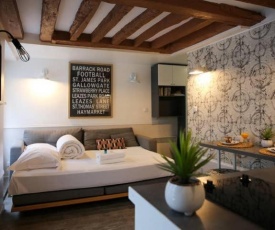 The Lovely Flat , Cocooning in the Old Paris