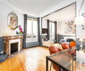 Large apartment between Montmartre and Opéra