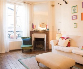 Bright apt near CANAL SAINT MARTIN