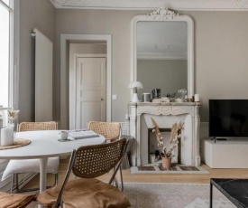 Charming Parisian Apartment - 50 m2 - Trendy 9th District