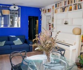 MAGNIFICENT COLORED apartment near MONTPARNASSE