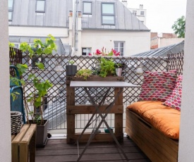 COSY apt with BALCONY in the heart of PARIS